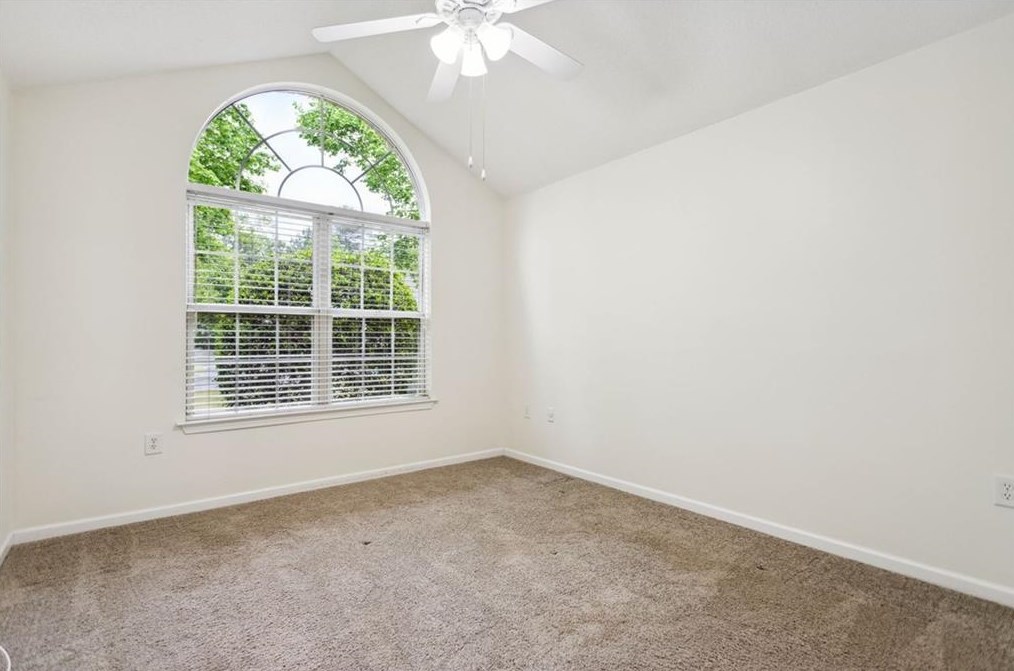 25105 Harvest Rdg Ln, Alpharetta GA 30022-8645 exterior