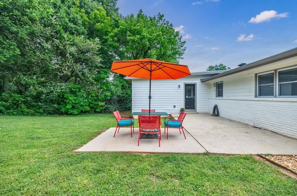 2844 Toney Dr, Decatur GA  30032-5747 exterior