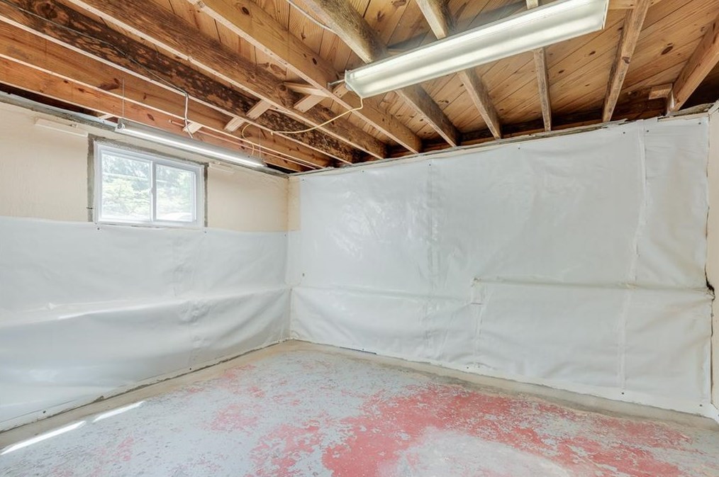 979 Oakview Dr, Smyrna GA  30080-4253 exterior