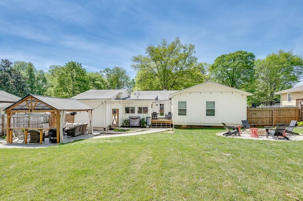 979 Oakview Dr, Smyrna GA  30080-4253 exterior