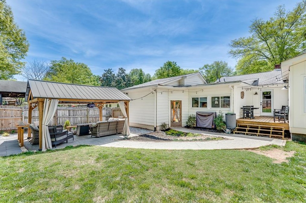 979 Oakview Dr, Smyrna GA  30080-4253 exterior