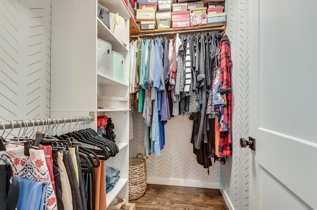 979 Oakview Dr, Smyrna GA  30080-4253 exterior