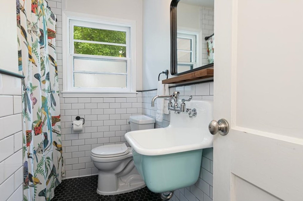 910 Parkwood Rd, Decatur GA  30030-5028 exterior