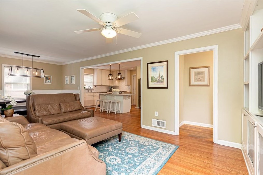 910 Parkwood Rd, Decatur, GA 30030-5028