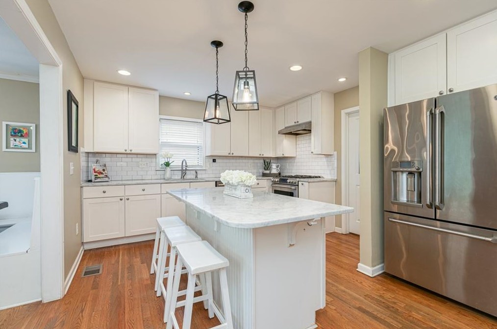 910 Parkwood Rd, Decatur GA  30030-5028 exterior