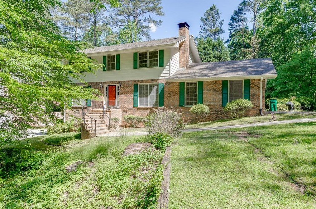 2462 Coralwood Dr, Decatur, GA 30033-1323