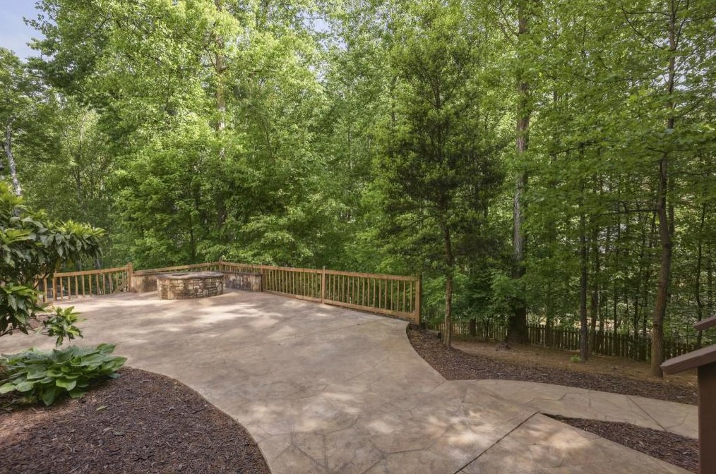 5325 Cottage Farm Rd, Alpharetta GA  30022-7991 exterior