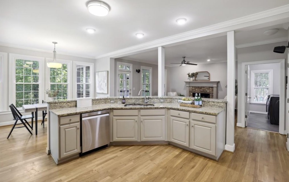 5325 Cottage Farm Rd, Alpharetta GA  30022-7991 exterior