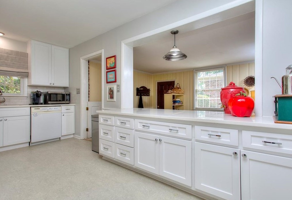 2931 Mount Olive Dr, Decatur GA  30033-3013 exterior