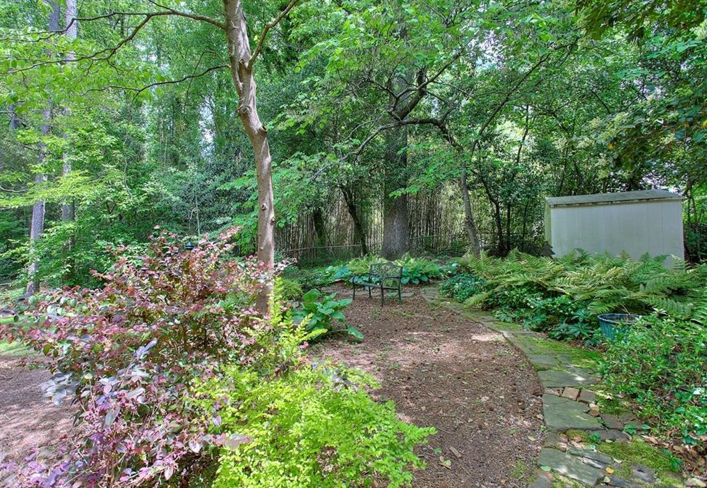 2931 Mount Olive Dr, Decatur GA  30033-3013 exterior