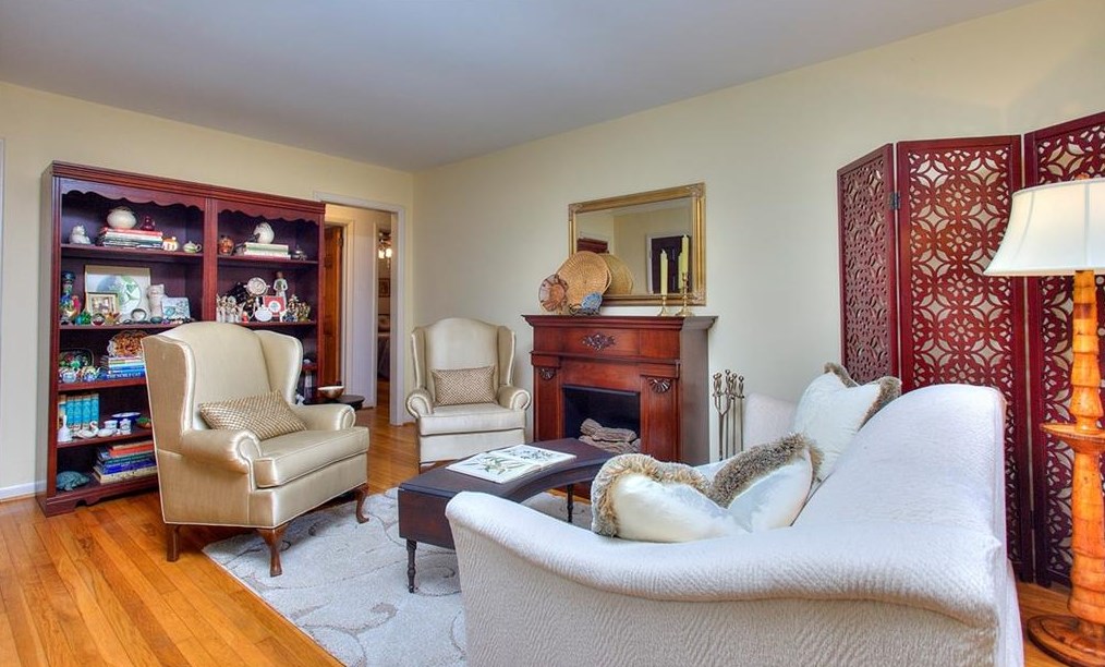 2931 Mount Olive Dr, Decatur GA  30033-3013 exterior