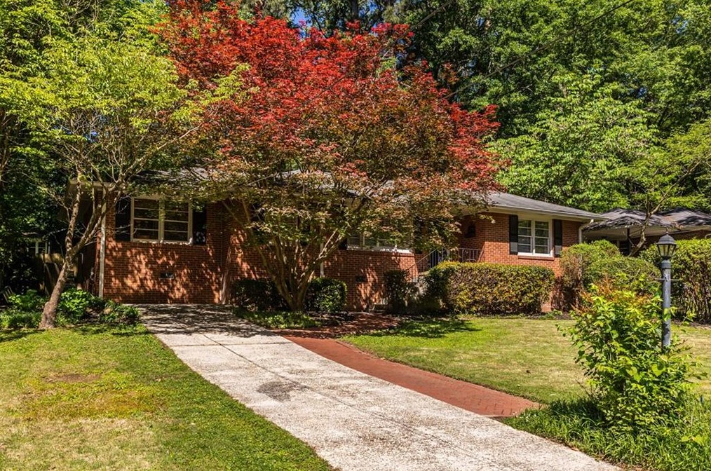 1052 Valley Dr, Decatur GA  30033-4207 exterior