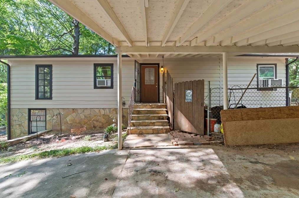 1256 Sparrow Ln, Decatur GA  30033-3926 exterior