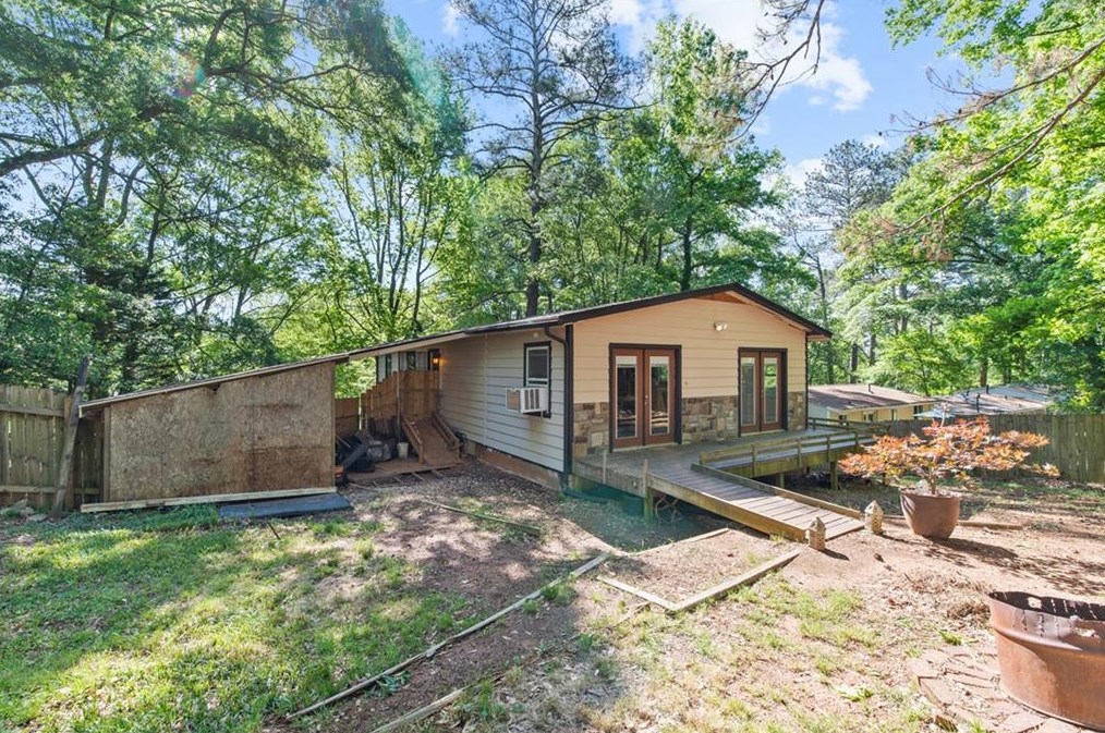 1256 Sparrow Ln, Decatur GA  30033-3926 exterior