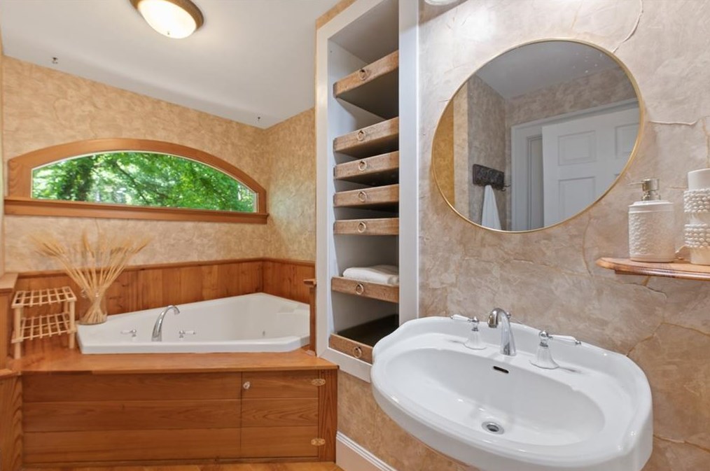 1256 Sparrow Ln, Decatur GA  30033-3926 exterior