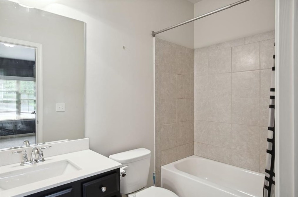 1405 Hawthorne Ave, Smyrna GA  30080-2137 exterior
