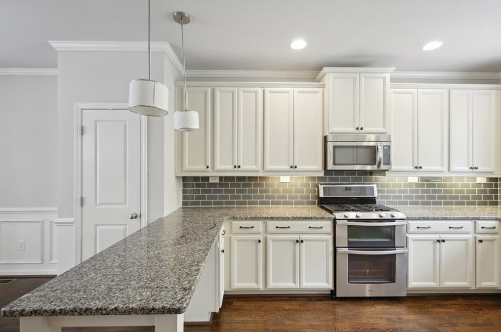 1405 Hawthorne Ave, Smyrna GA  30080-2137 exterior