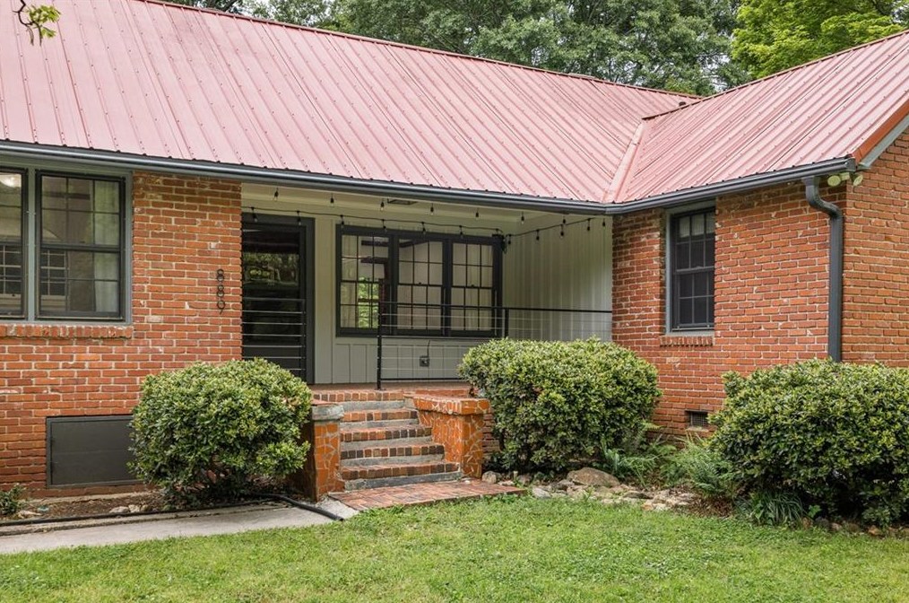 889 Milam Cir, Clarkston, GA 30021