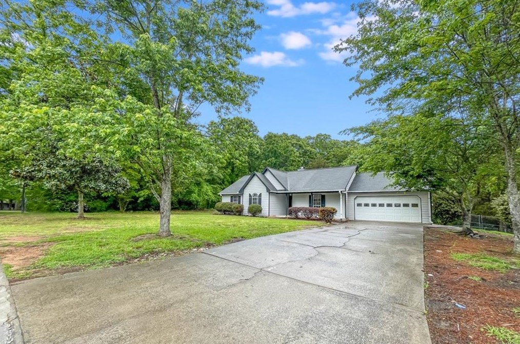 102 Stoneview Dr, Hoschton, GA 30548