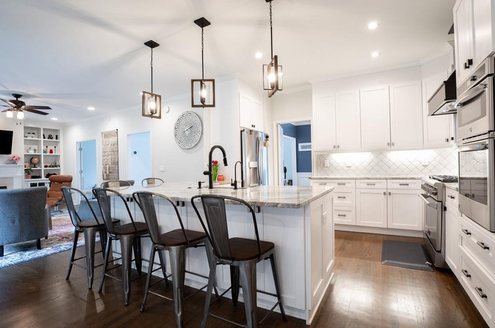 305 Vickery Way, Roswell, GA 30075-4693