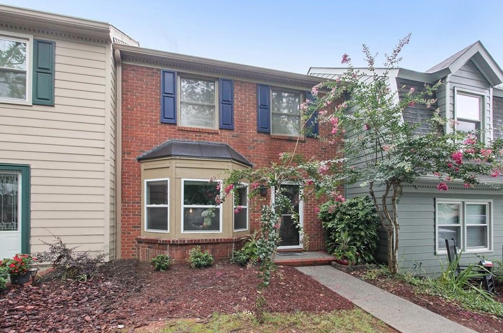 124 Teal Ct, Roswell, GA 30076-3147