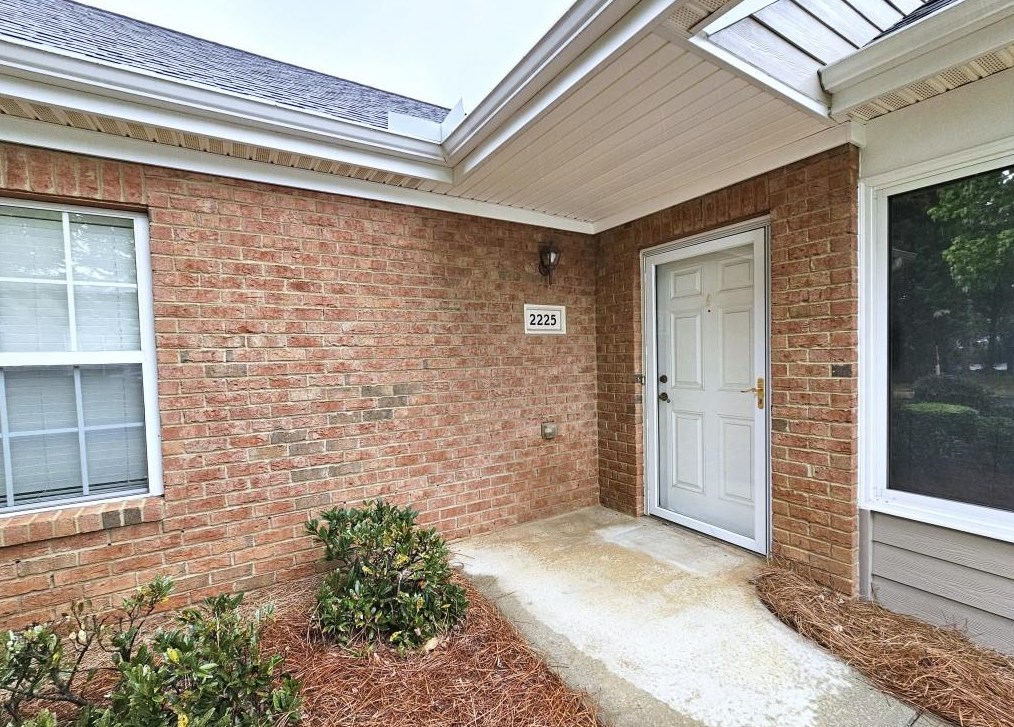 2225 Orchard Pl, Roswell, GA 30076-6008