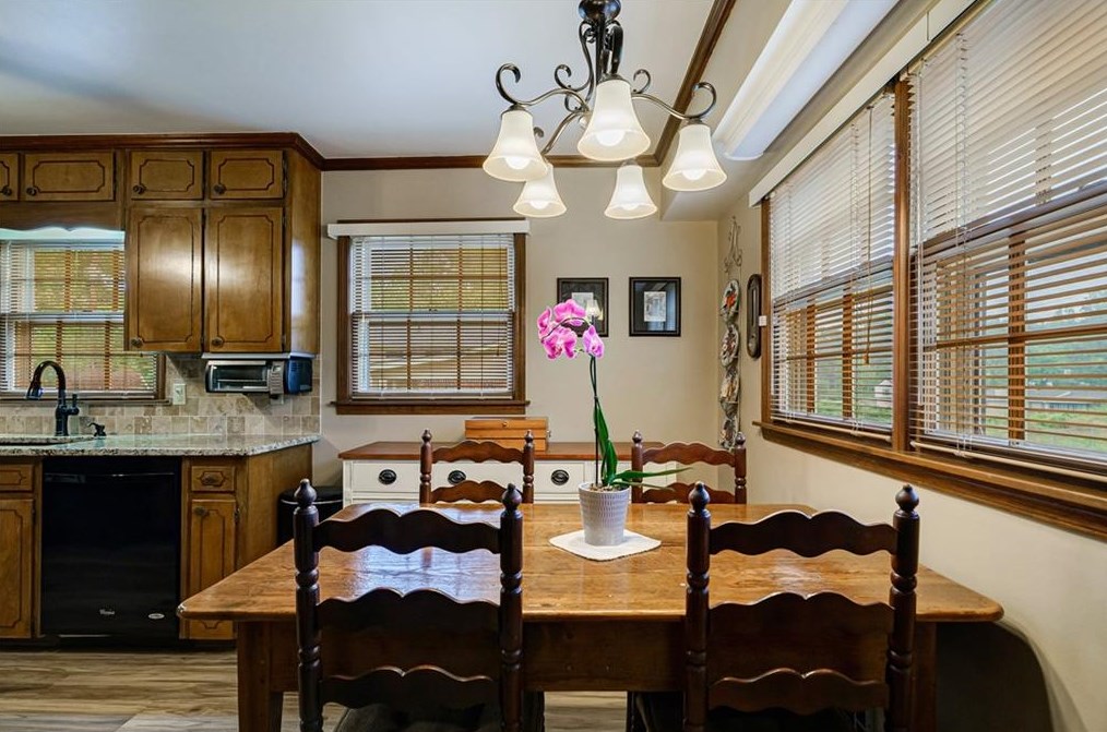 2559 Windwood Ct, Atlanta GA  30360-1443 exterior