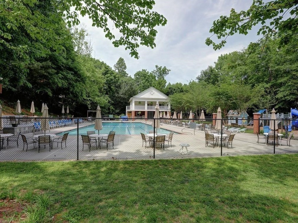 2559 Windwood Ct, Atlanta GA  30360-1443 exterior
