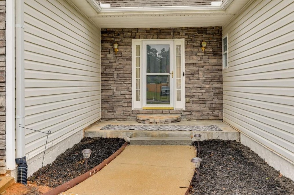 5040 Fieldview Dr, Douglasville, GA 30135-5276
