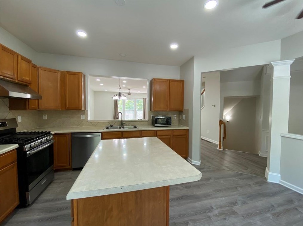 1893 Ridgemont Ln, Decatur GA  30033-4051 exterior