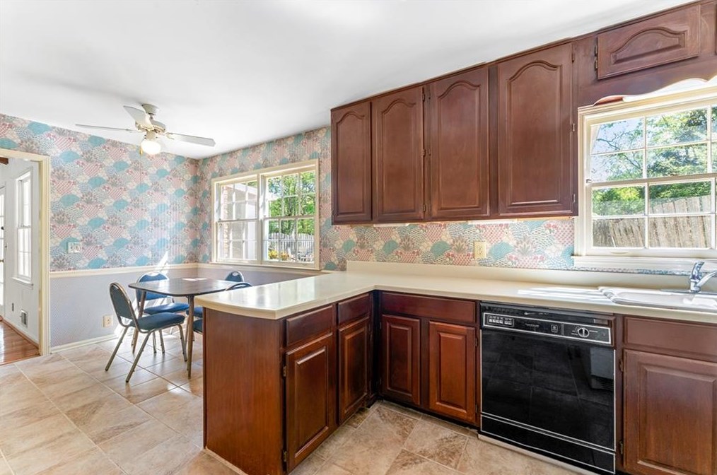 4887 Windwood Dr, Atlanta GA  30360-1657 exterior