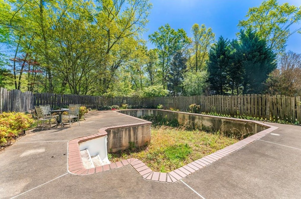 4887 Windwood Dr, Atlanta GA  30360-1657 exterior