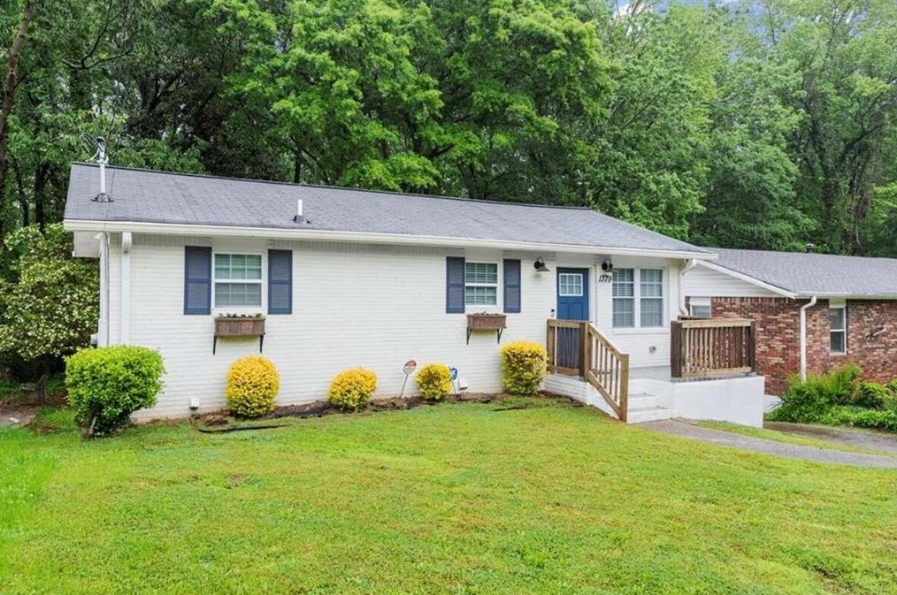 1379 Plaza Ave, Atlanta, GA 30310-3742