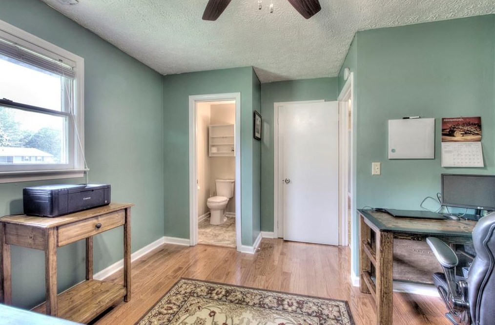 151 Cardinal Dr, Calhoun GA  30701-9302 exterior