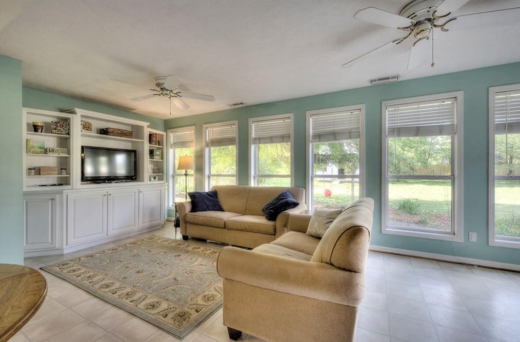 151 Cardinal Dr, Calhoun GA  30701-9302 exterior