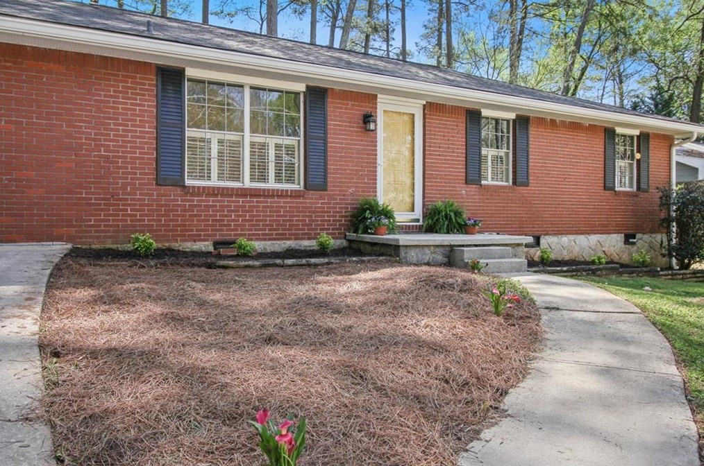 2915 Harcourt Dr, Decatur, GA 30033