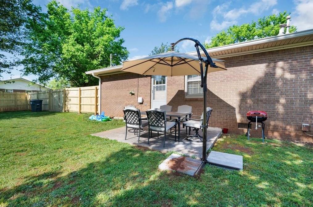 120 Laurel Pl, Calhoun GA  30701-7720 exterior
