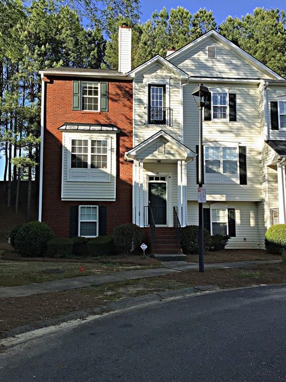 318 Village Cir, Holly Springs, GA 30188