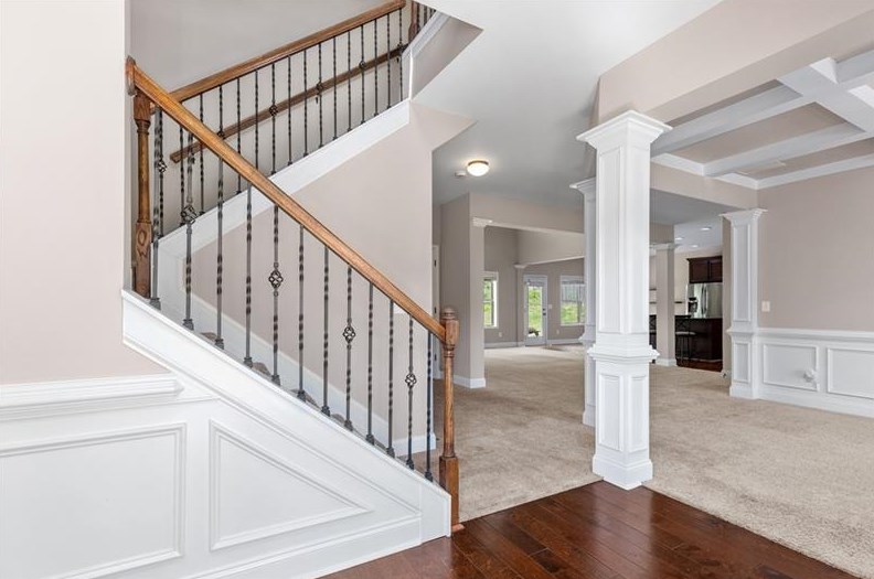 5710 Crest Hill Dr, Buford, GA 30518