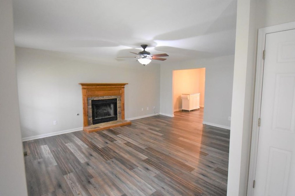 206 Magnolia Springs Dr, Holly Springs, GA 30115