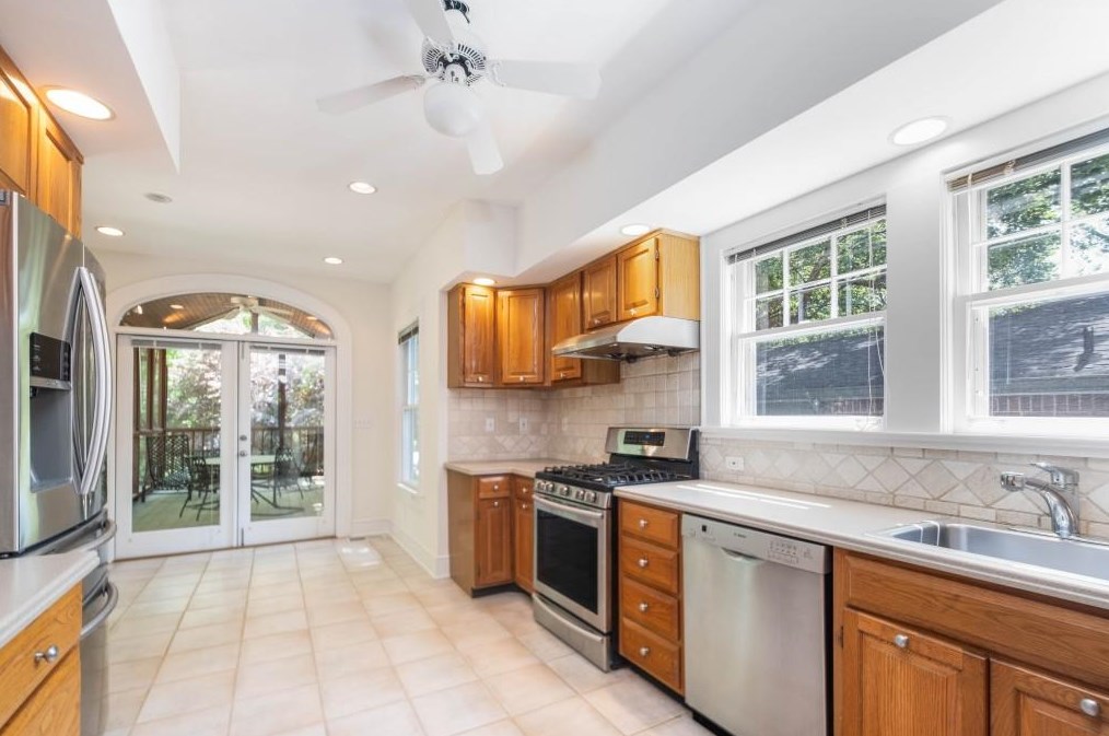 1148 Reeder Cir, Atlanta GA  30306-3311 exterior