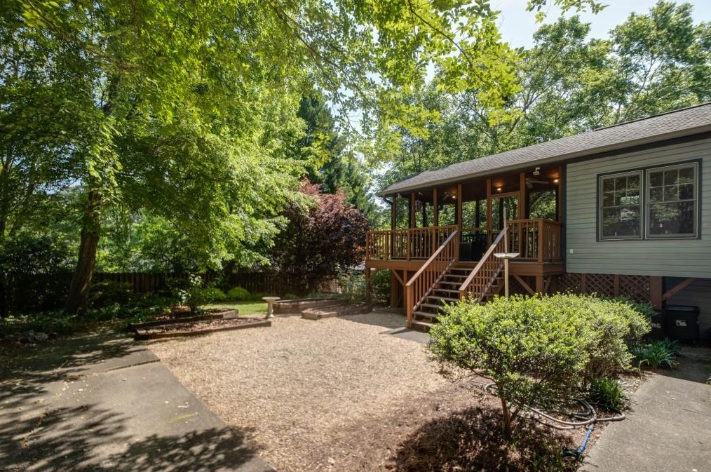 1148 Reeder Cir, Atlanta GA  30306-3311 exterior