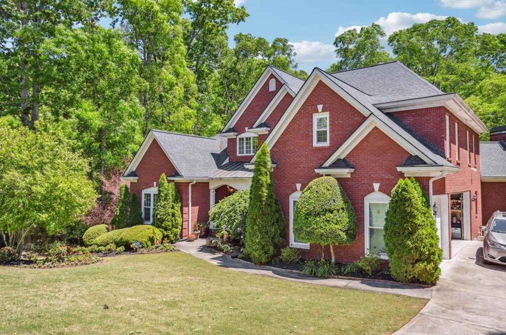 305 Helens Manor Dr, Lawrenceville GA  30045-3473 exterior