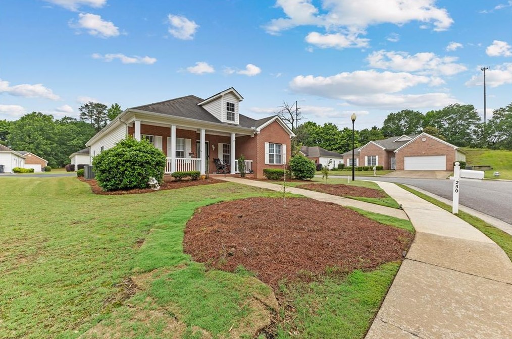 250 Emily Park, Fayetteville, GA 30215