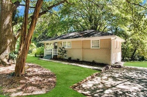 2004 Shamrock Dr, Decatur GA  30032-7052 exterior