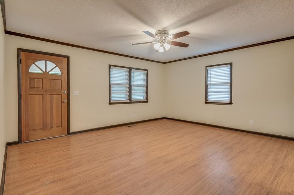 228 Woodlawn Ave, Winder, GA 30680-1630