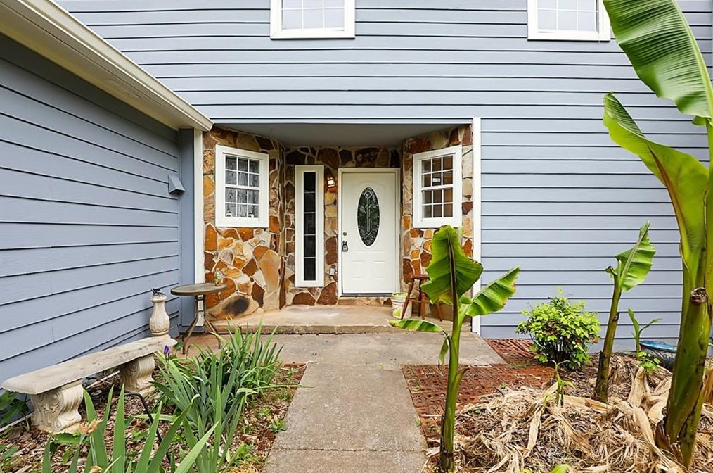 1384 To Lani Farm Rd, Stone Mountain, GA 30083-5373