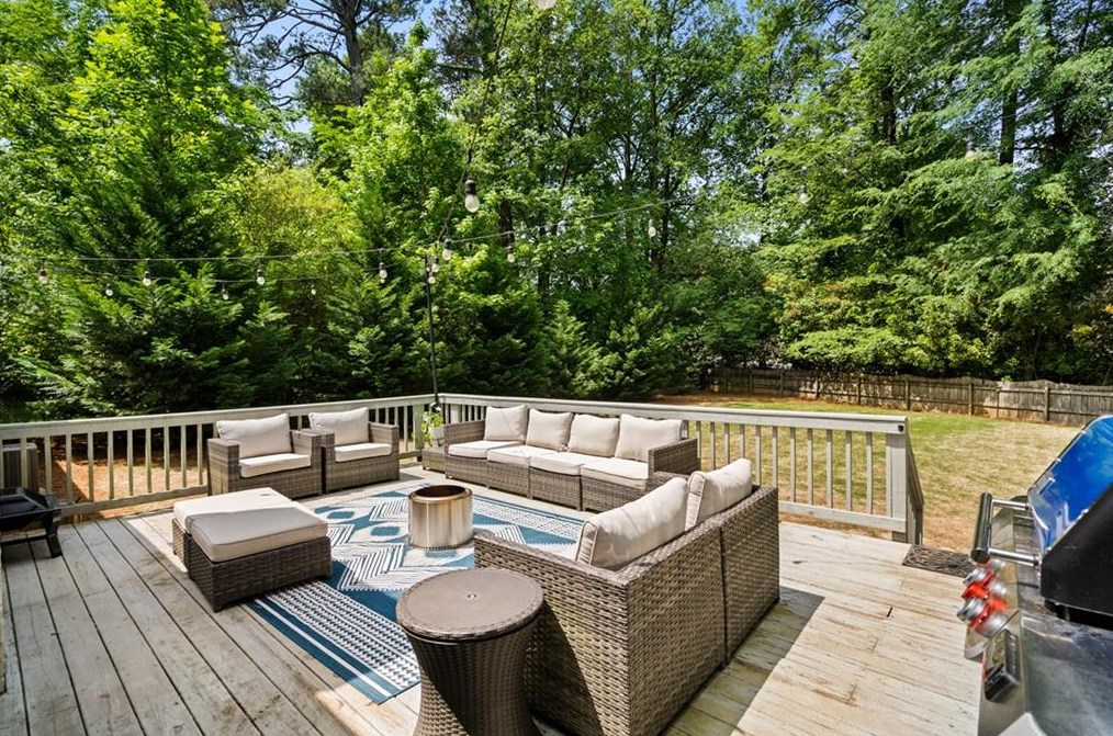 3796 Watkins Pl, Atlanta GA  30319 exterior