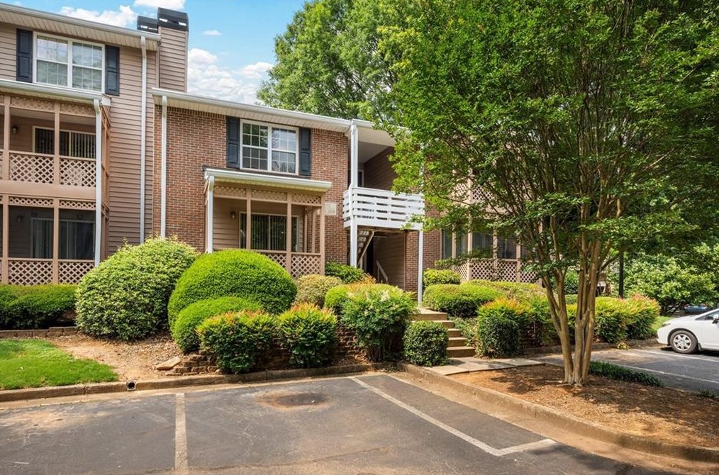 270 Quail Run, Roswell, GA 30076-3179