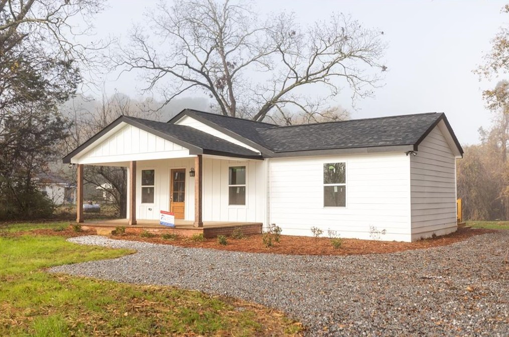 2062 Dooley Town Rd, Statham, GA 30666